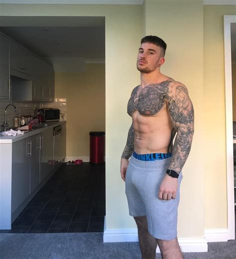 Gay Chris Hatton Porn Videos .